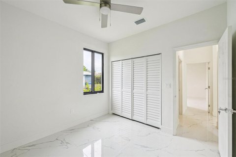 Casa en venta en Port Charlotte, Florida, 4 dormitorios, 151.99 m2 № 1902912 - foto 21