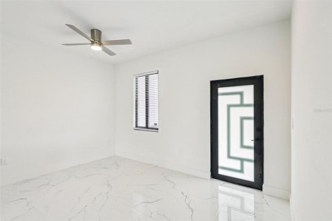 Casa en venta en Port Charlotte, Florida, 4 dormitorios, 151.99 m2 № 1902912 - foto 17