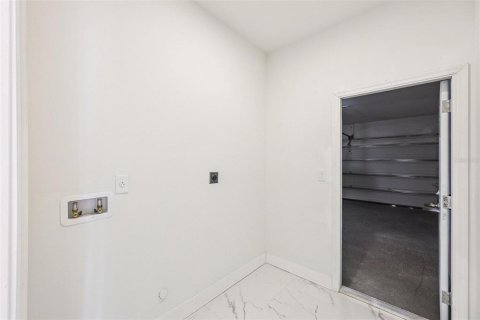 Casa en venta en Port Charlotte, Florida, 4 dormitorios, 151.99 m2 № 1902912 - foto 12