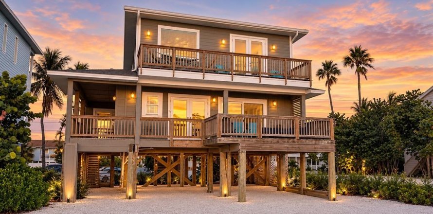Villa ou maison à Treasure Island, Floride 3 chambres, 222.22 m2 № 2432645