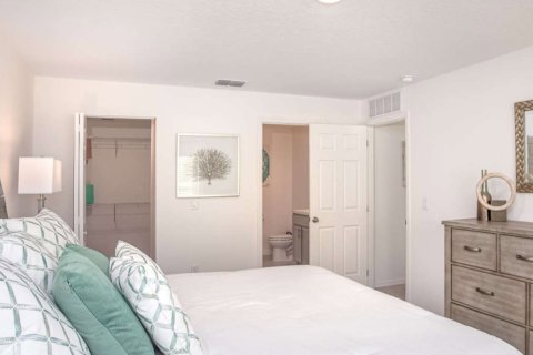 Townhouse in POINCIANA in Poinciana, Florida 4 bedrooms, 173 sq.m. № 103021 - photo 1