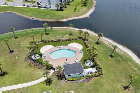 Touwnhouse à vendre à Kissimmee, Floride: 2 chambres, 129.51 m2 № 2375436 - photo 18