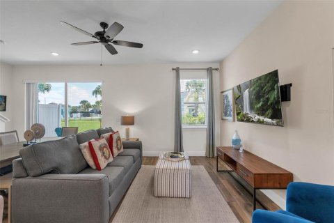 Touwnhouse à vendre à Kissimmee, Floride: 2 chambres, 129.51 m2 № 2375436 - photo 24