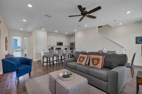 Touwnhouse à vendre à Kissimmee, Floride: 2 chambres, 129.51 m2 № 2375436 - photo 6