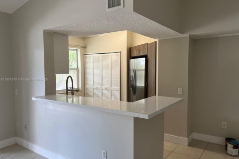 Condominio en venta en Pembroke Pines, Florida, 2 dormitorios, 101.36 m2 № 1957771 - foto 13