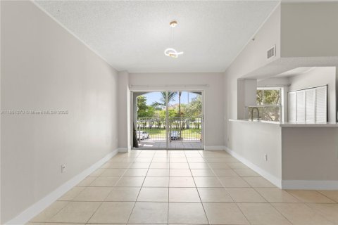 Condominio en venta en Pembroke Pines, Florida, 2 dormitorios, 101.36 m2 № 1957771 - foto 27