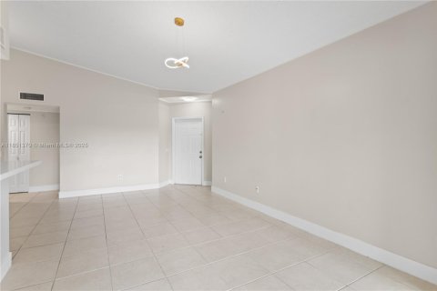 Condominio en venta en Pembroke Pines, Florida, 2 dormitorios, 101.36 m2 № 1957771 - foto 22