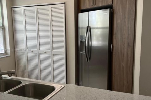 Condominio en venta en Pembroke Pines, Florida, 2 dormitorios, 101.36 m2 № 1957771 - foto 15