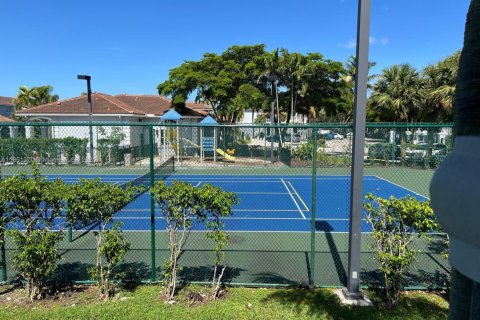 Condominio en venta en Pembroke Pines, Florida, 2 dormitorios, 101.36 m2 № 1957771 - foto 3