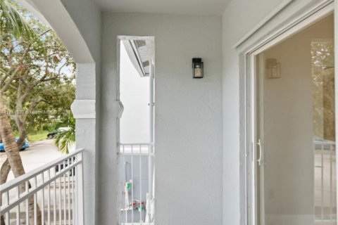 Condominio en venta en Pembroke Pines, Florida, 2 dormitorios, 101.36 m2 № 1957771 - foto 23