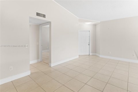 Condominio en venta en Pembroke Pines, Florida, 2 dormitorios, 101.36 m2 № 1957771 - foto 29