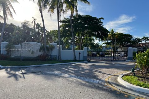 Condominio en venta en Pembroke Pines, Florida, 2 dormitorios, 101.36 m2 № 1957771 - foto 5