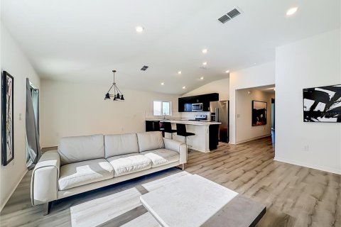 House in Mascotte, Florida 3 bedrooms, 142.79 sq.m. № 2094004 - photo 7