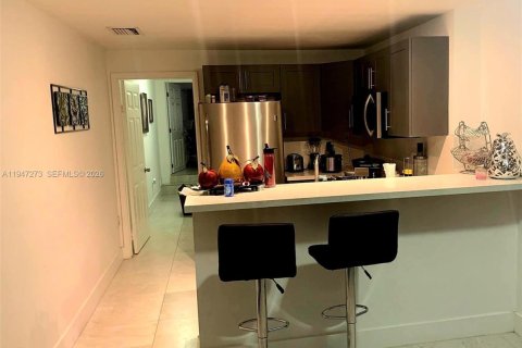 Снять в аренду виллу или дом в Майами, Флорида 2 спальни, 193.14м2, № 2003501 - фото 16