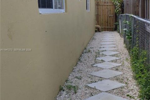 Снять в аренду виллу или дом в Майами, Флорида 2 спальни, 193.14м2, № 2003501 - фото 14