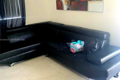 Снять в аренду виллу или дом в Майами, Флорида 2 спальни, 193.14м2, № 2003501 - фото 15