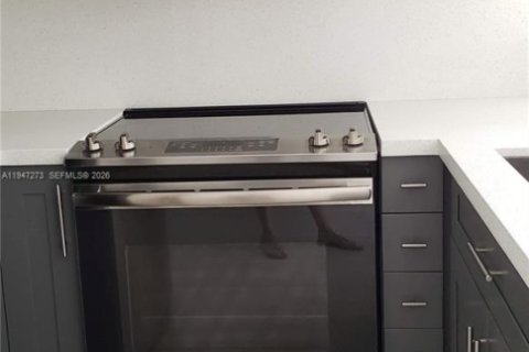 Снять в аренду виллу или дом в Майами, Флорида 2 спальни, 193.14м2, № 2003501 - фото 3