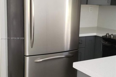 Снять в аренду виллу или дом в Майами, Флорида 2 спальни, 193.14м2, № 2003501 - фото 2