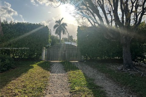 Купить виллу или дом в Хомстед, Флорида 1 спальня, 62.89м2, № 2035255 - фото 4