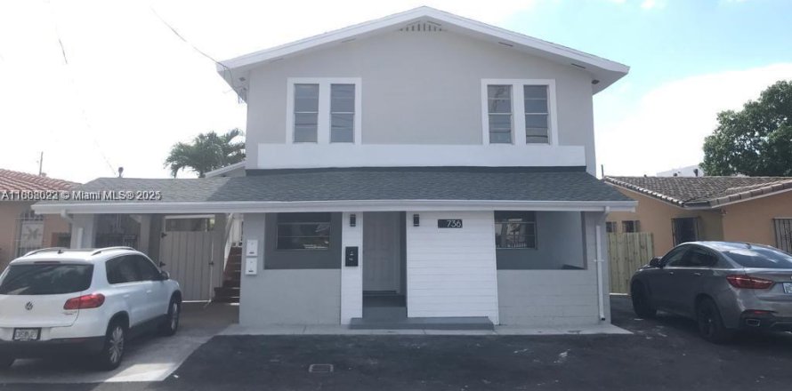 House in Miami, Florida 1 bedroom, 198.53 sq.m. № 1748477