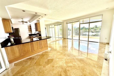 Condo in Miami, Florida, 2 bedrooms  № 1982826