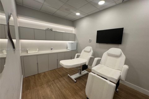 Immobilier commercial à Aventura, Floride № 2297743