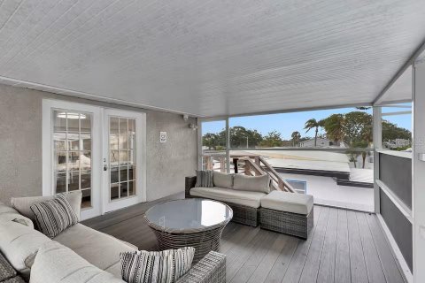 House in Tampa, Florida 4 bedrooms, 219.25 sq.m. № 2226107 - photo 18