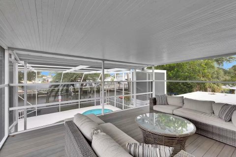 House in Tampa, Florida 4 bedrooms, 219.25 sq.m. № 2226107 - photo 17