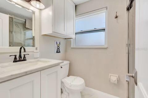 House in Tampa, Florida 4 bedrooms, 219.25 sq.m. № 2226107 - photo 11