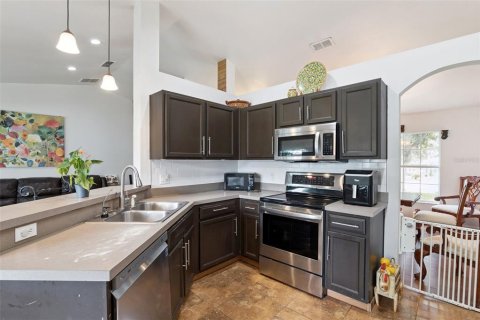 Villa ou maison à vendre à Deltona, Floride: 3 chambres, 155.7 m2 № 2304728 - photo 6