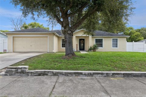 Casa en Deltona, Florida 3 dormitorios, 155.7 m2 № 2304728