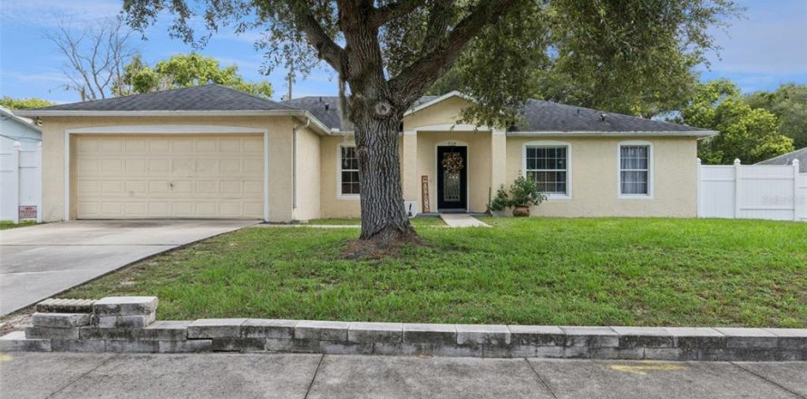 Villa ou maison à Deltona, Floride 3 chambres, 155.7 m2 № 2304728