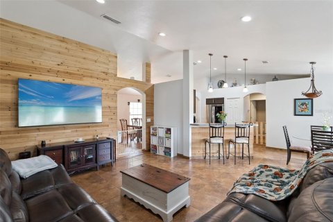 Villa ou maison à vendre à Deltona, Floride: 3 chambres, 155.7 m2 № 2304728 - photo 4