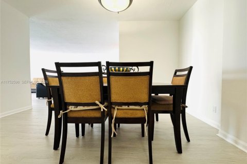 Copropriété à vendre à Hollywood, Floride: 2 chambres, 116.22 m2 № 2038646 - photo 7