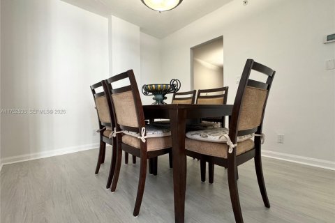 Copropriété à vendre à Hollywood, Floride: 2 chambres, 116.22 m2 № 2038646 - photo 3