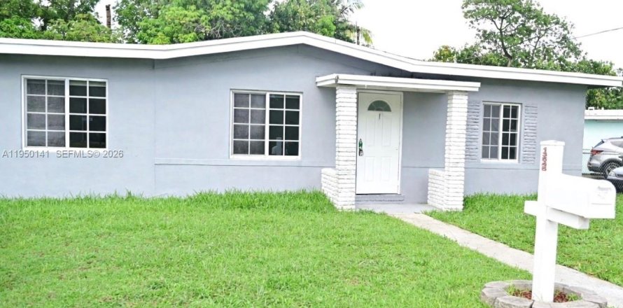 Дом в Норт-Майами, Флорида 4 спальни, 152.36м2 № 2005445