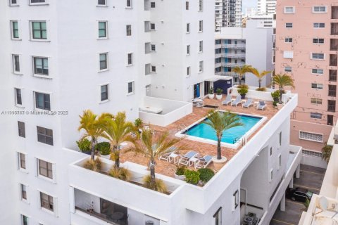 Copropriété à vendre à Miami Beach, Floride: 2 chambres, 82.68 m2 № 1972010 - photo 3
