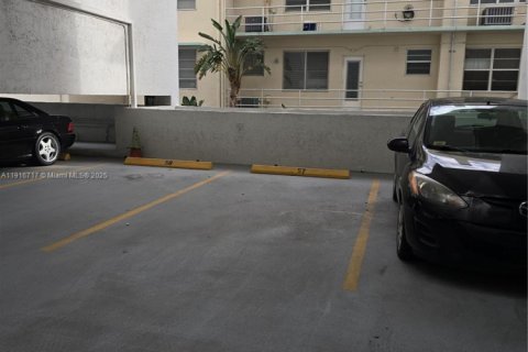 Copropriété à vendre à Miami Beach, Floride: 2 chambres, 82.68 m2 № 1972010 - photo 24