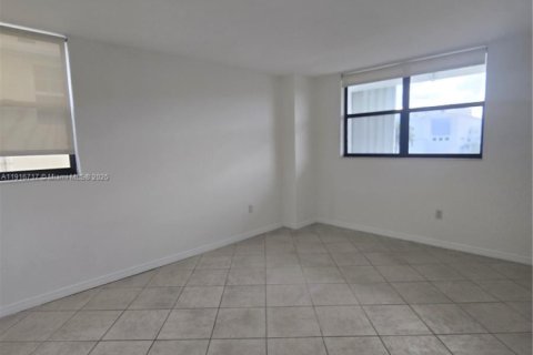 Copropriété à vendre à Miami Beach, Floride: 2 chambres, 82.68 m2 № 1972010 - photo 18