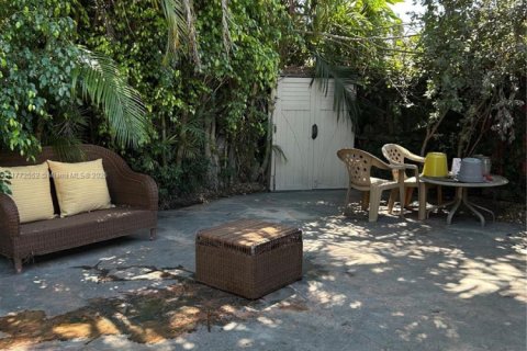 House in Miami, Florida 4 bedrooms, 231.23 sq.m. № 1603377 - photo 7