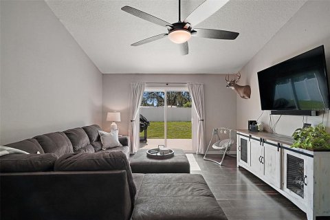 House in Groveland, Florida 3 bedrooms, 139.73 sq.m. № 1835386 - photo 12