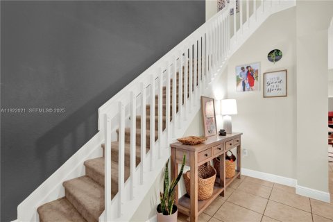 Купить таунхаус в Пемброк-Пайнс, Флорида 3 спальни, 169.64м2, № 1977165 - фото 8