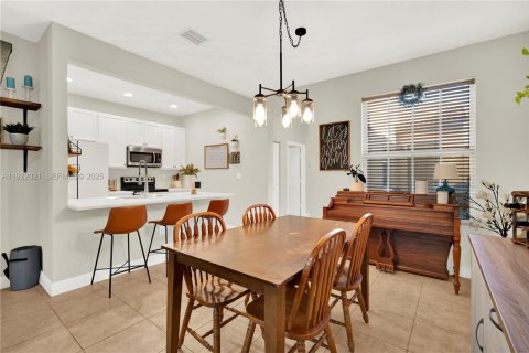 Купить таунхаус в Пемброк-Пайнс, Флорида 3 спальни, 169.64м2, № 1977165 - фото 10