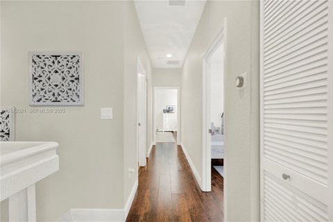 Купить таунхаус в Пемброк-Пайнс, Флорида 3 спальни, 169.64м2, № 1977165 - фото 19