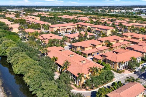 Купить таунхаус в Пемброк-Пайнс, Флорида 3 спальни, 169.64м2, № 1977165 - фото 30