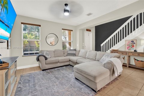 Купить таунхаус в Пемброк-Пайнс, Флорида 3 спальни, 169.64м2, № 1977165 - фото 6