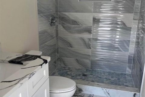 Casa en venta en Tampa, Florida, 4 dormitorios, 158.86 m2 № 1870375 - foto 18