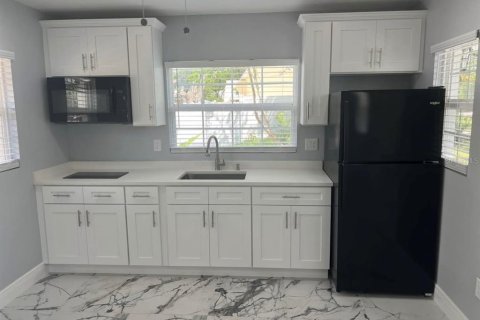 Casa en venta en Tampa, Florida, 4 dormitorios, 158.86 m2 № 1870375 - foto 17