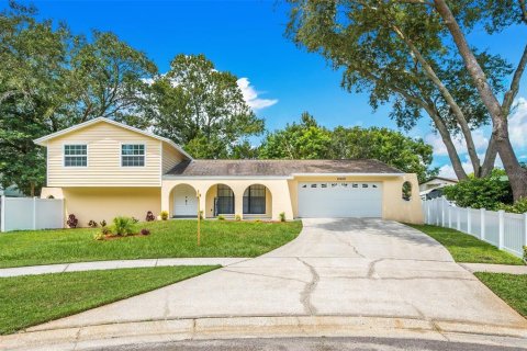 Casa en venta en Tampa, Florida, 4 dormitorios, 158.86 m2 № 1870375 - foto 2