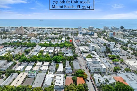 Commercial property in Miami Beach, Florida 45.43 sq.m. № 2032068